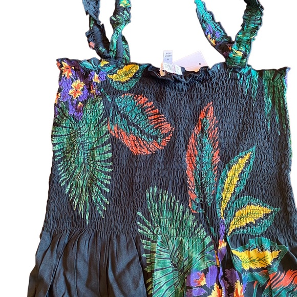 Patrons of Peace Tropical Print Floral Top - Picture 6 of 13